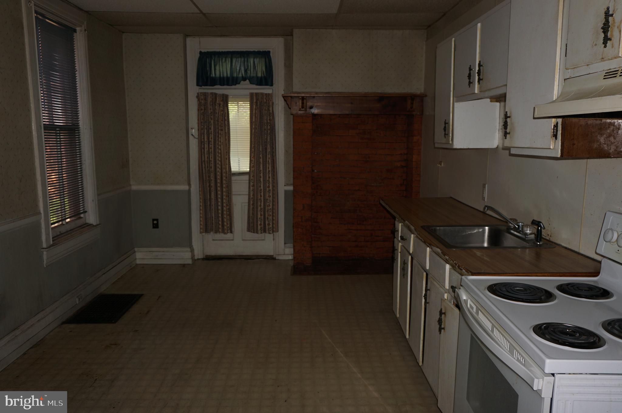 WARD 08 - Residential