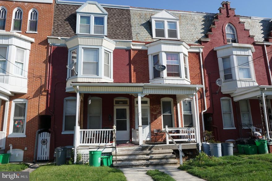 Great Investment Property.  Spacious Home with up to 5 Bedrooms  All rooms are Spacious including Kitchen, Dining Room and Living Room.  Fenced Yard and 1 Car Garage.  Would make a Great Rental or Great Personal Home.  Needs some TLC