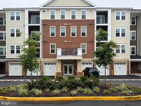 750 MOUNT AIRY TERRACE NE 402 LEESBURG VA 20176