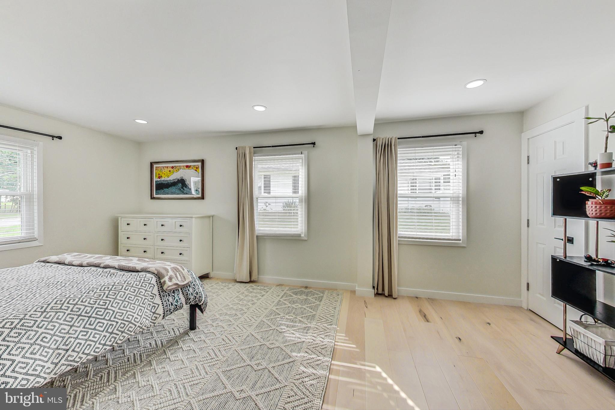 TULIP GROVE - Residential