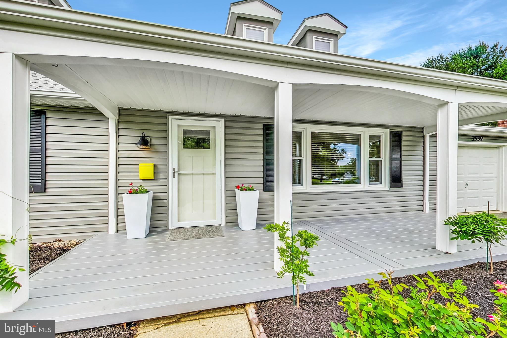 TULIP GROVE - Residential