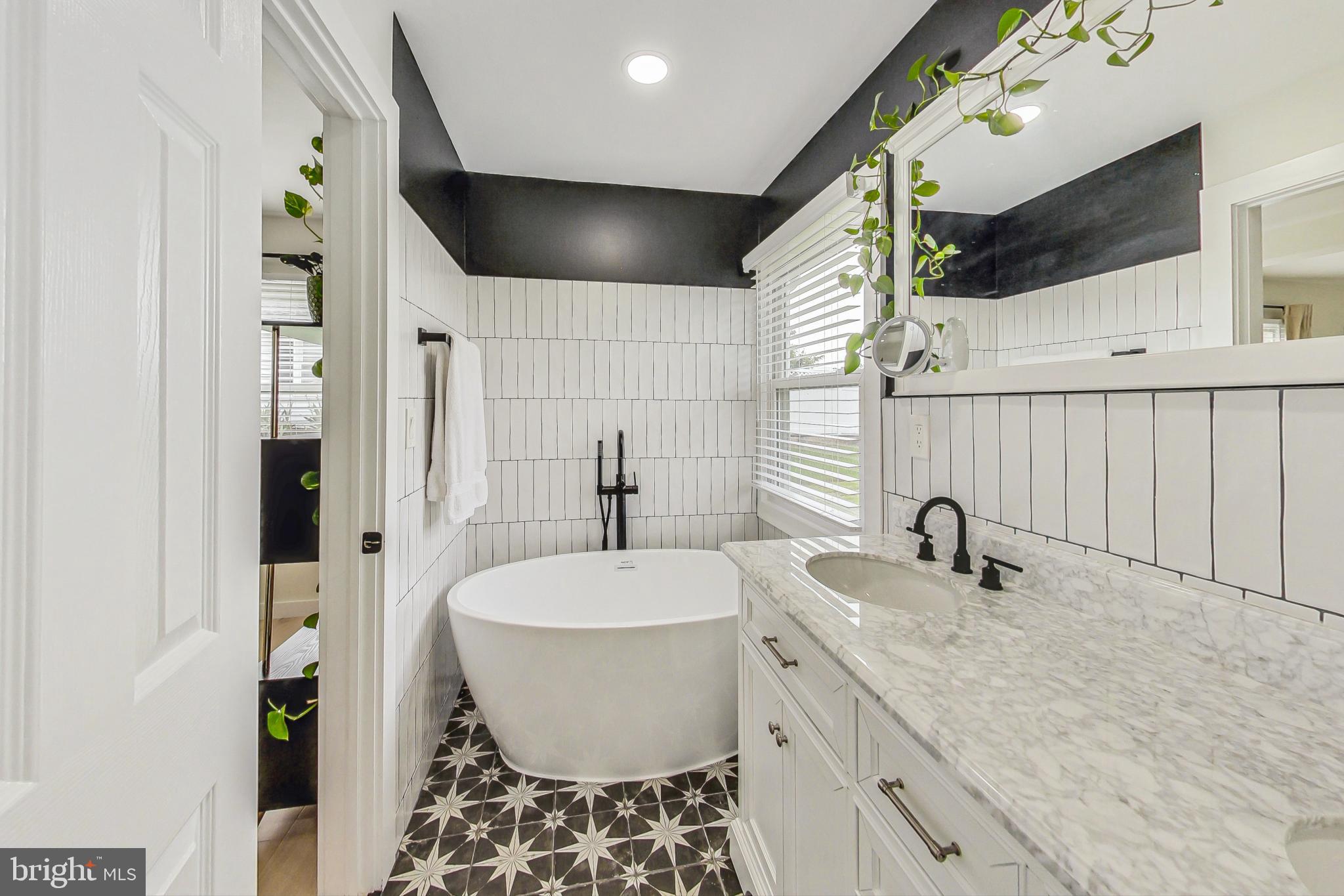 TULIP GROVE - Residential