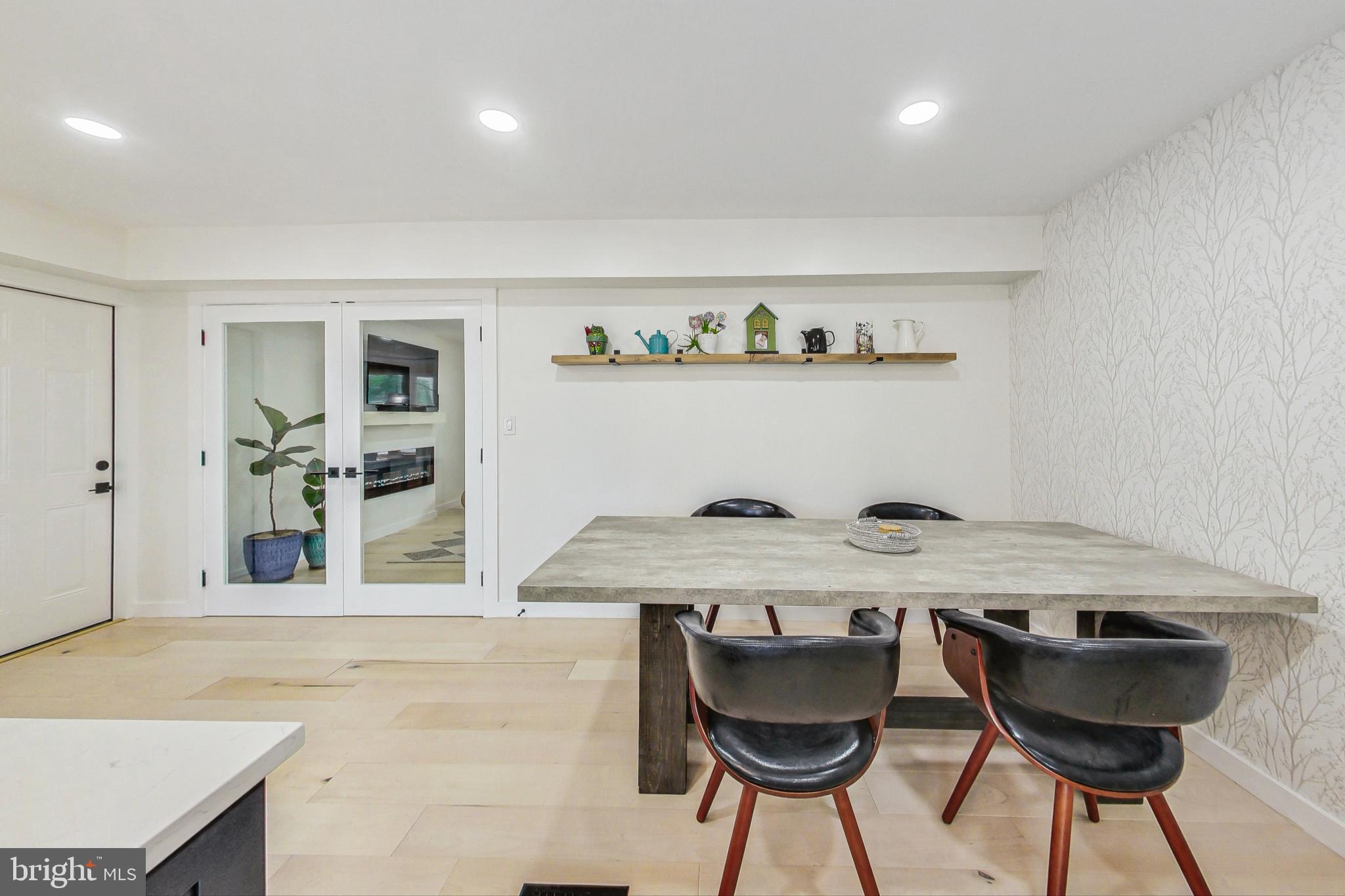 TULIP GROVE - Residential