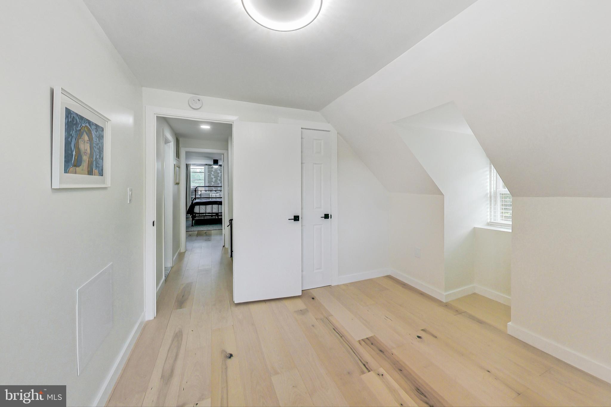 TULIP GROVE - Residential