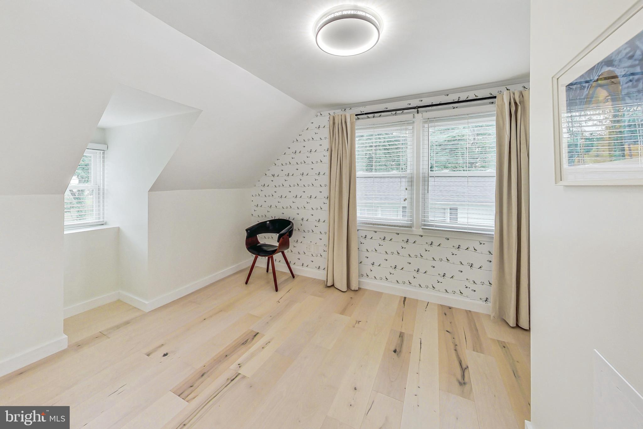 TULIP GROVE - Residential