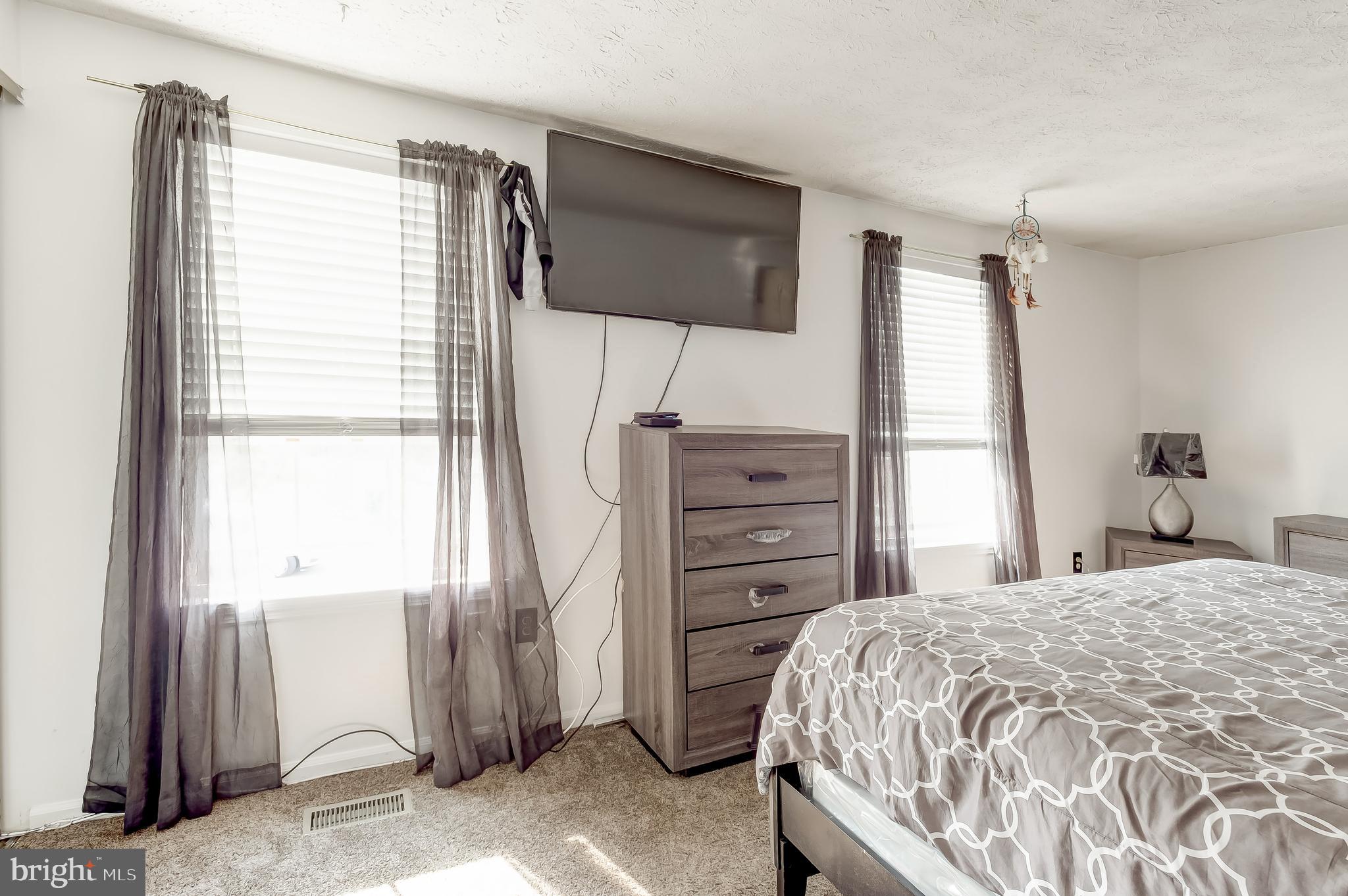 WOODBRIDGE CENTER - Residential