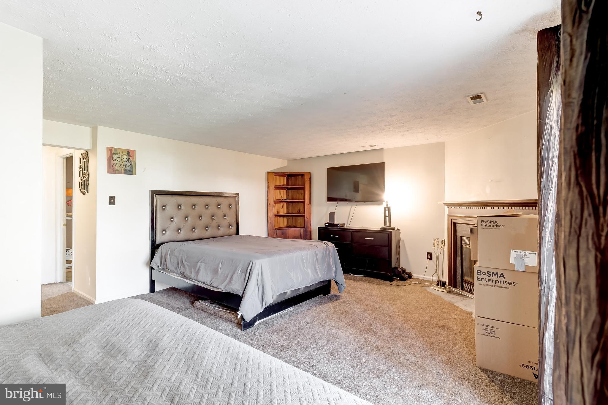 WOODBRIDGE CENTER - Residential