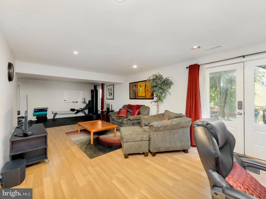 KINGSTOWNE - Residential