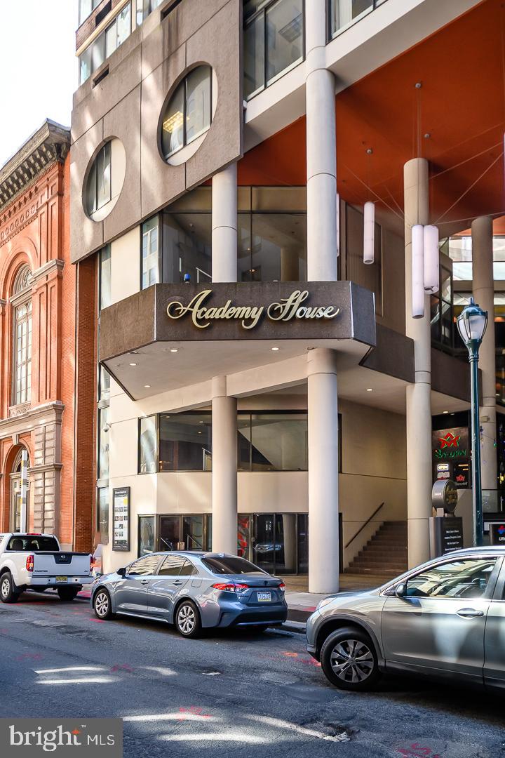 ACADEMY HOUSE - Residential