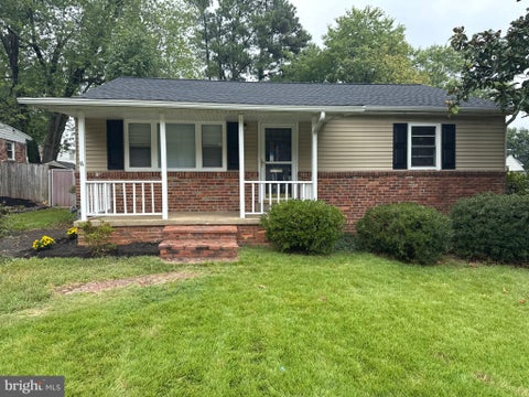 Photo of 2822 E Side Drive, ALEXANDRIA, VA 22306 (MLS # VAFX2321476)