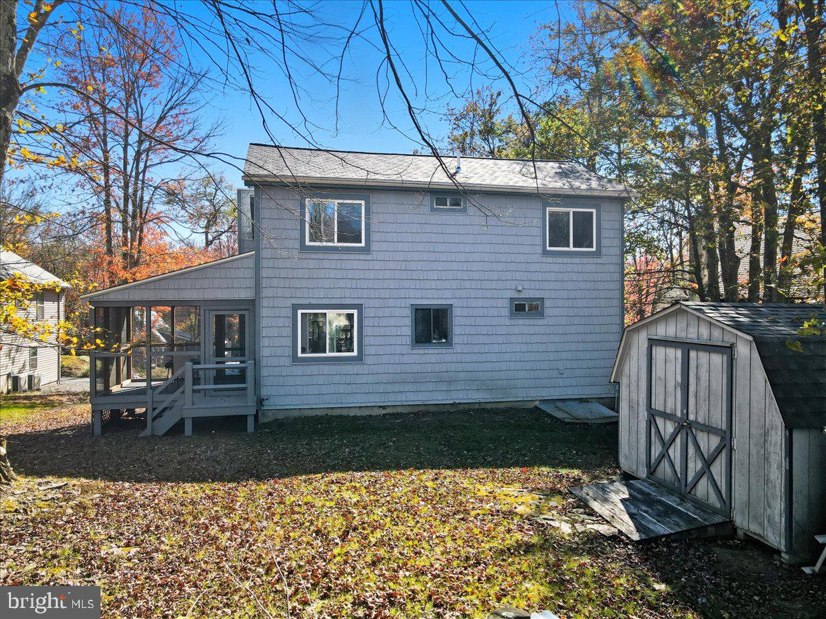 ARROWHEAD LAKE - Residential