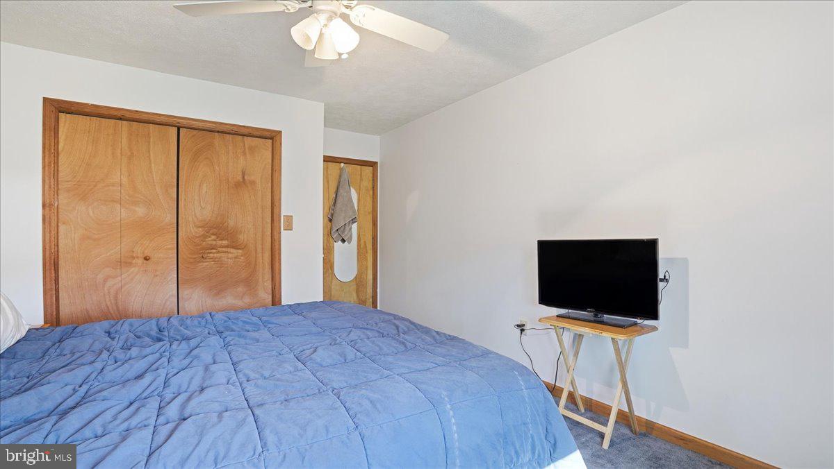 ARROWHEAD LAKE - Residential