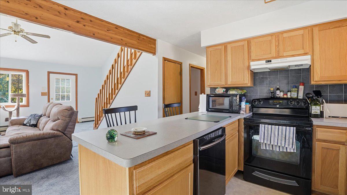 ARROWHEAD LAKE - Residential