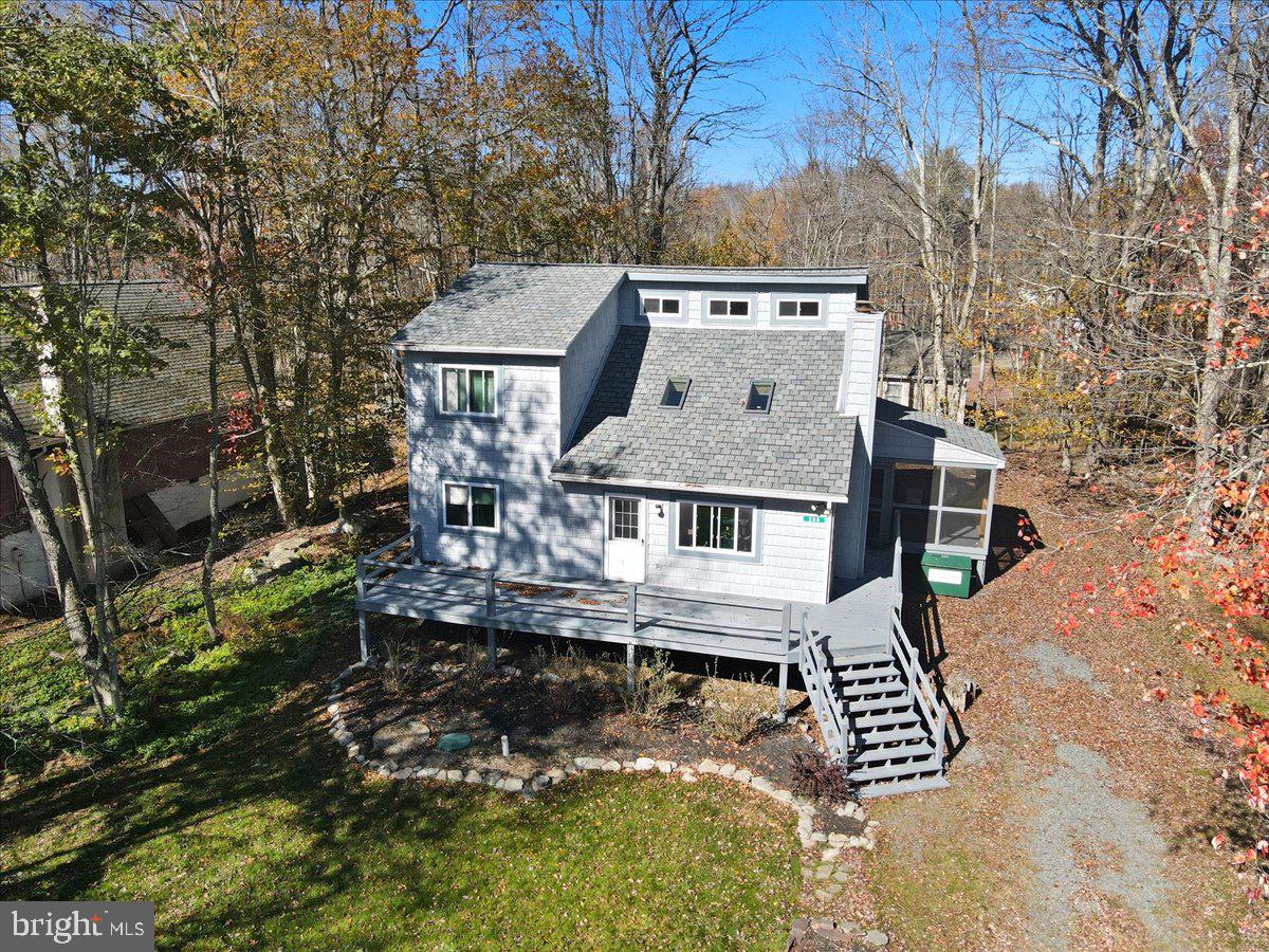 ARROWHEAD LAKE - Residential