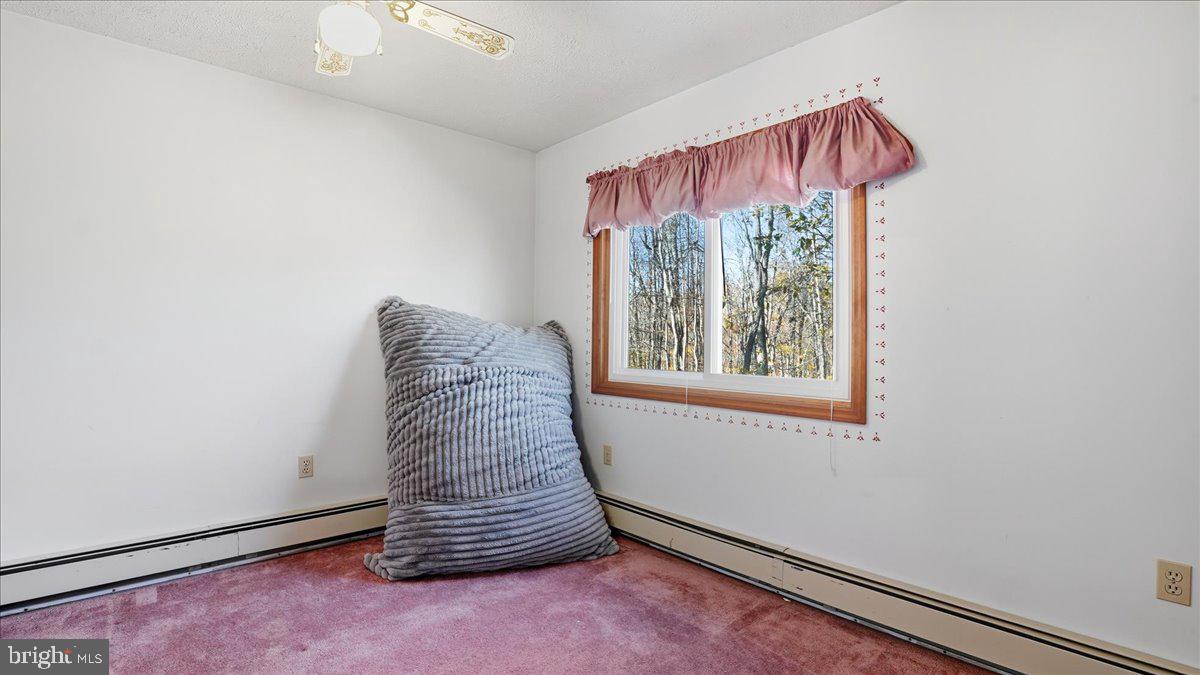 ARROWHEAD LAKE - Residential