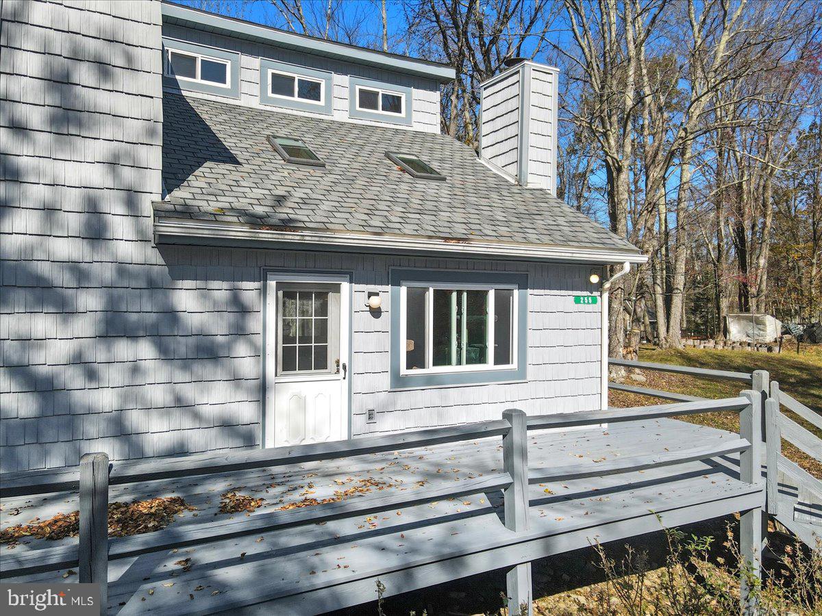 ARROWHEAD LAKE - Residential