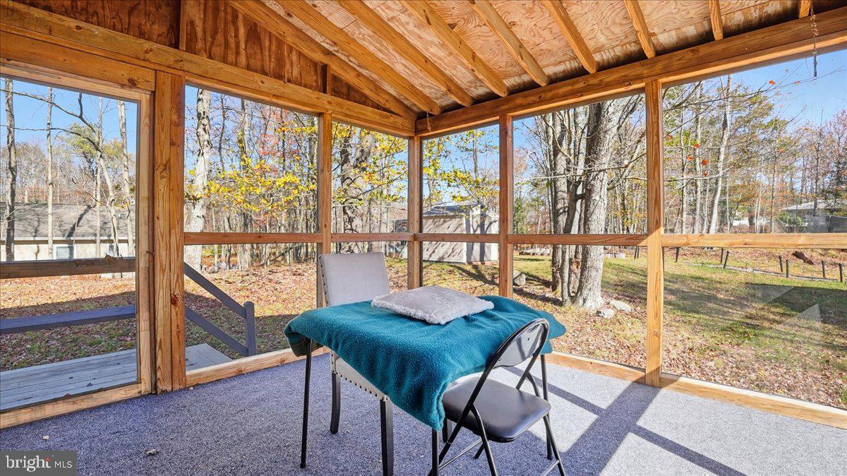 ARROWHEAD LAKE - Residential