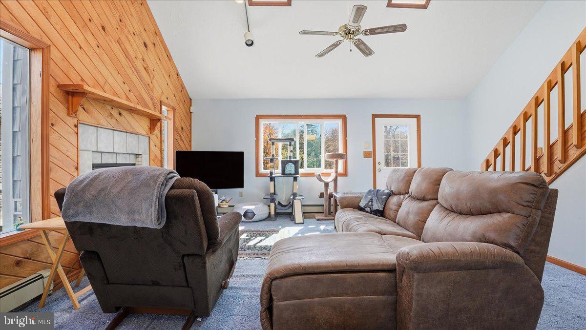 ARROWHEAD LAKE - Residential