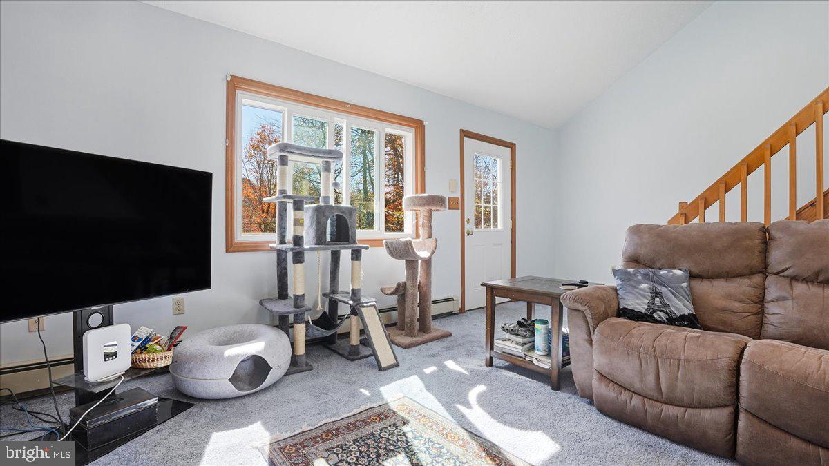 ARROWHEAD LAKE - Residential