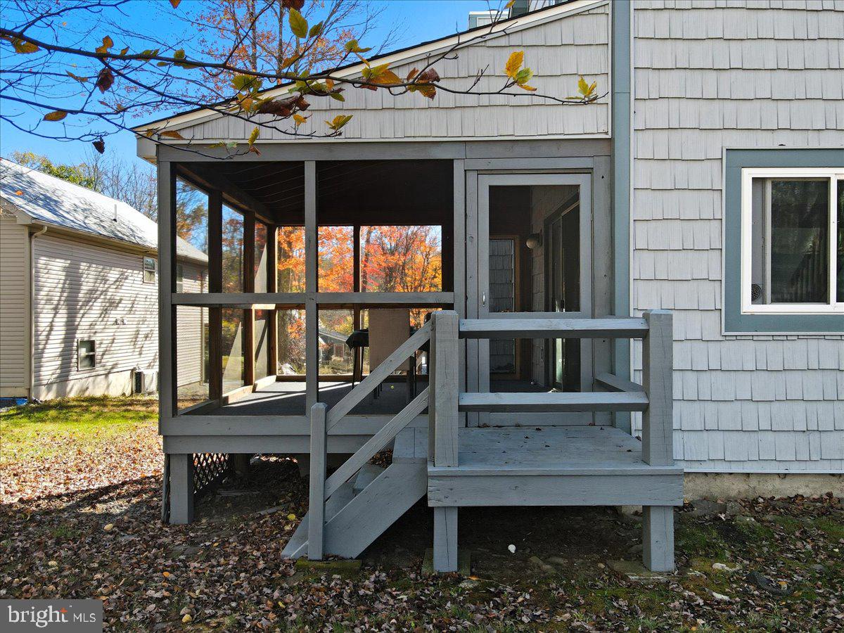 ARROWHEAD LAKE - Residential