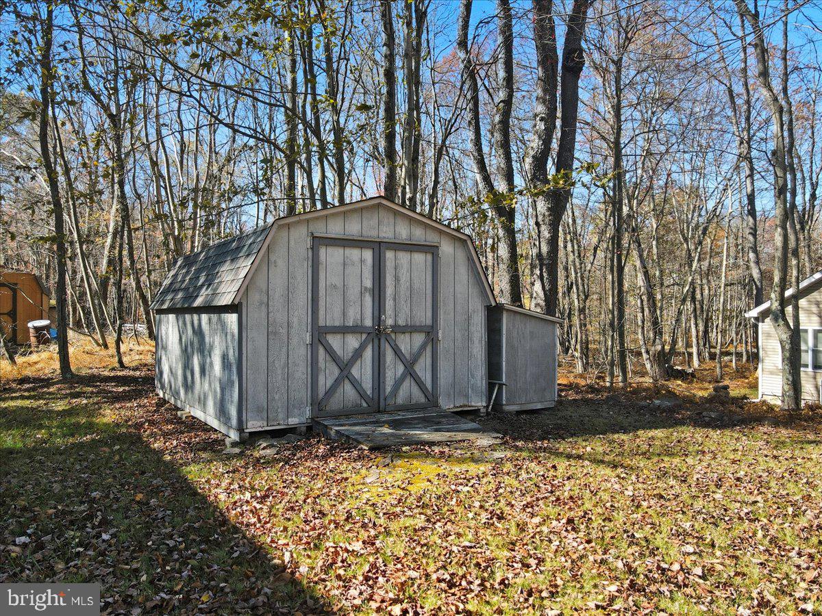ARROWHEAD LAKE - Residential