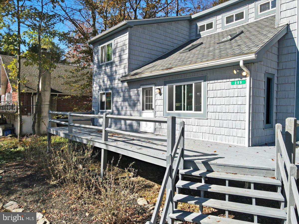 ARROWHEAD LAKE - Residential