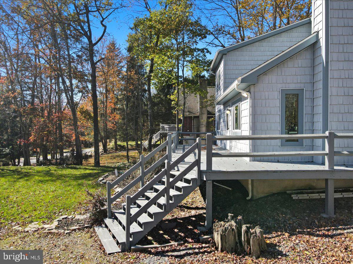 ARROWHEAD LAKE - Residential