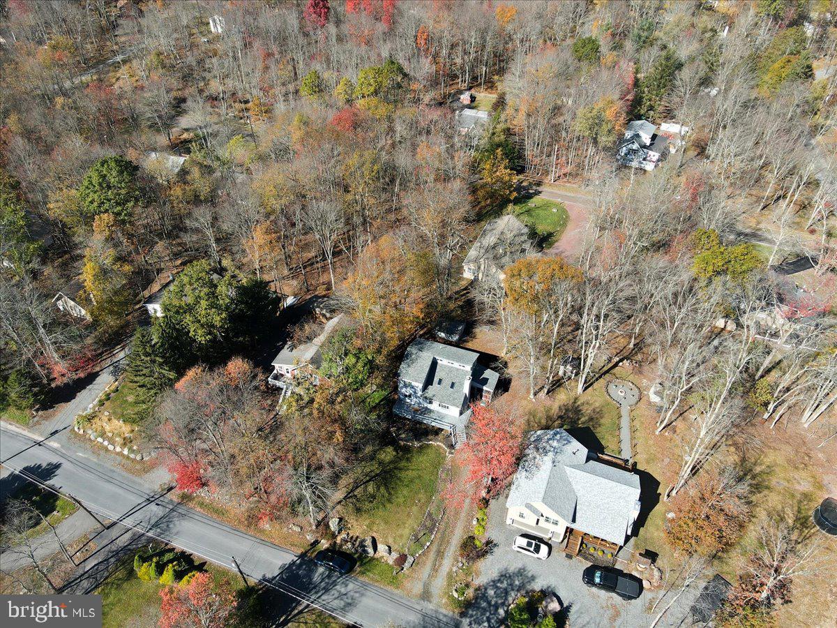 ARROWHEAD LAKE - Residential