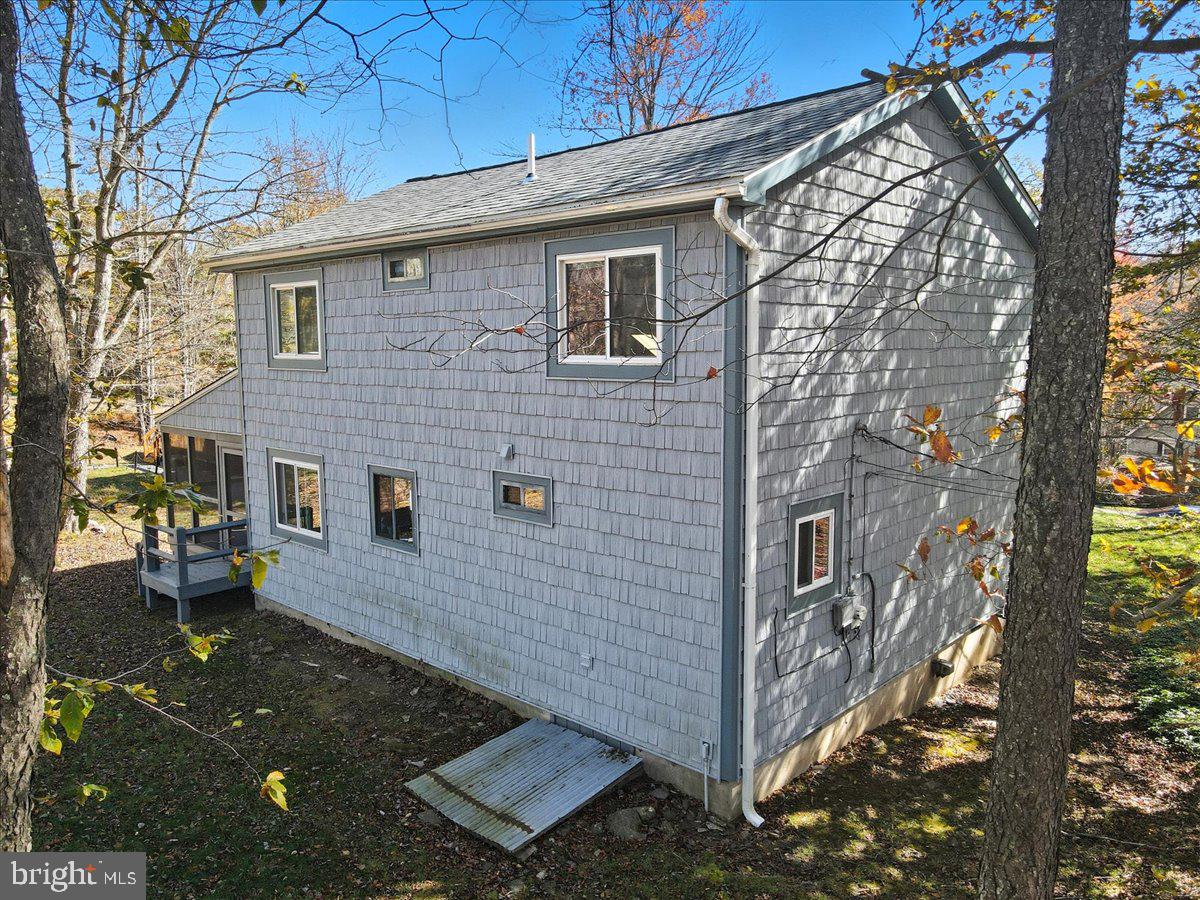 ARROWHEAD LAKE - Residential