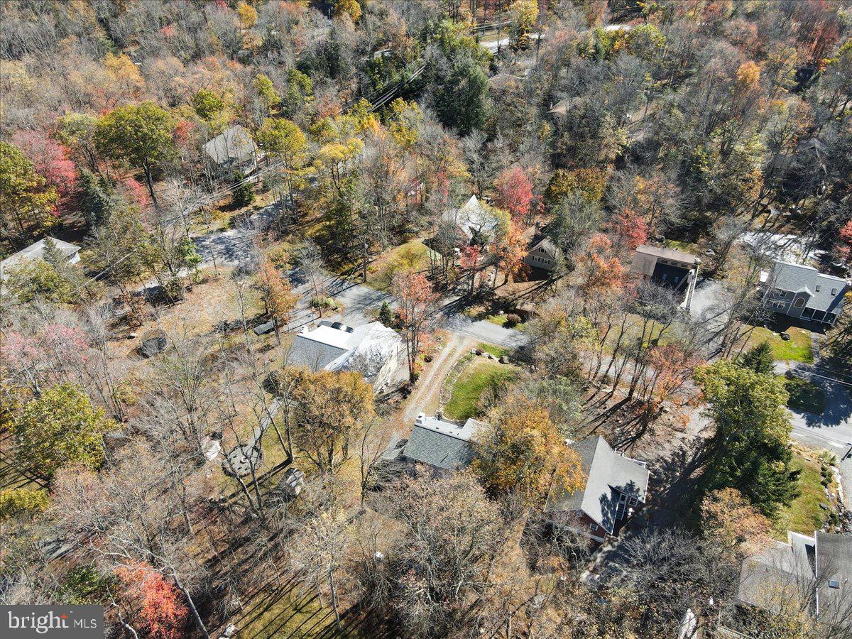 ARROWHEAD LAKE - Residential