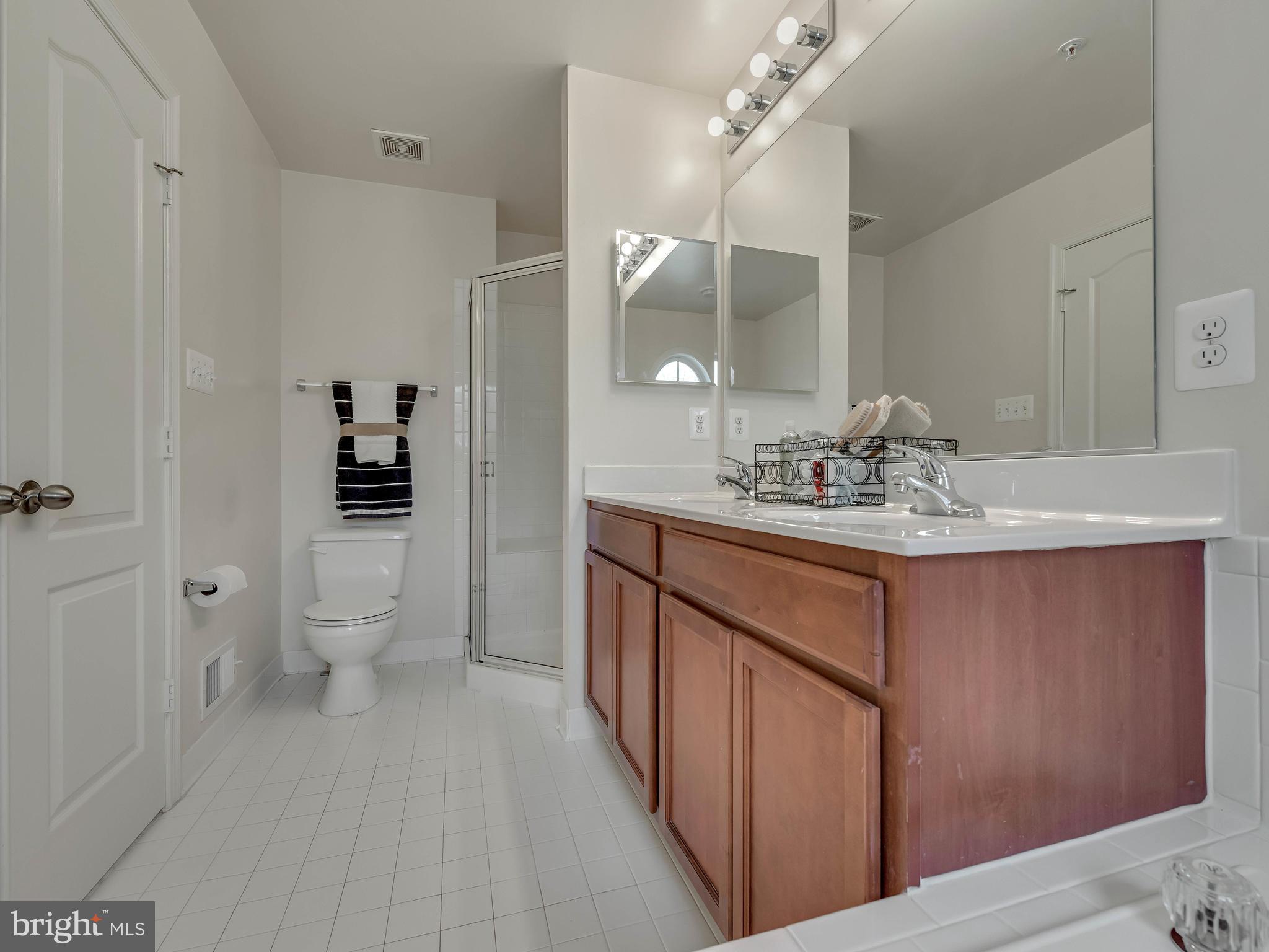 THE CRESCENT AT CHERRY LANE - Residential