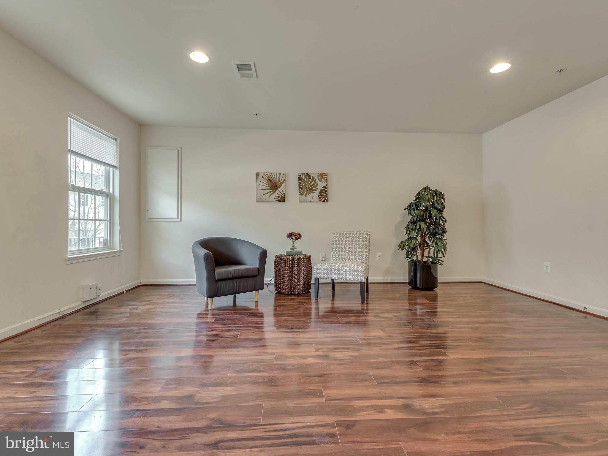 THE CRESCENT AT CHERRY LANE - Residential