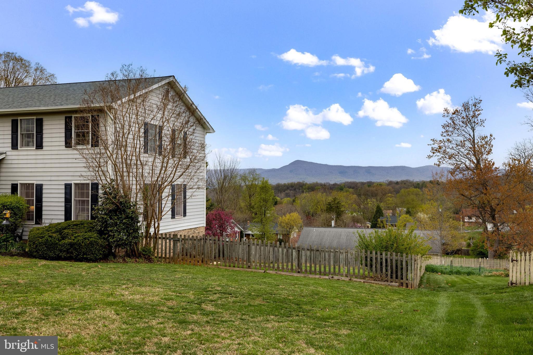 CEDAR KNOLL - Residential