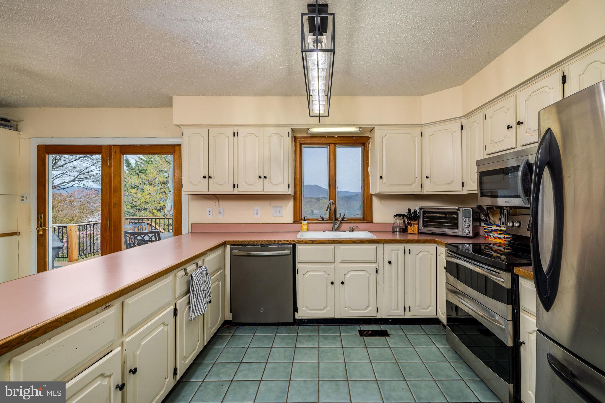 CEDAR KNOLL - Residential