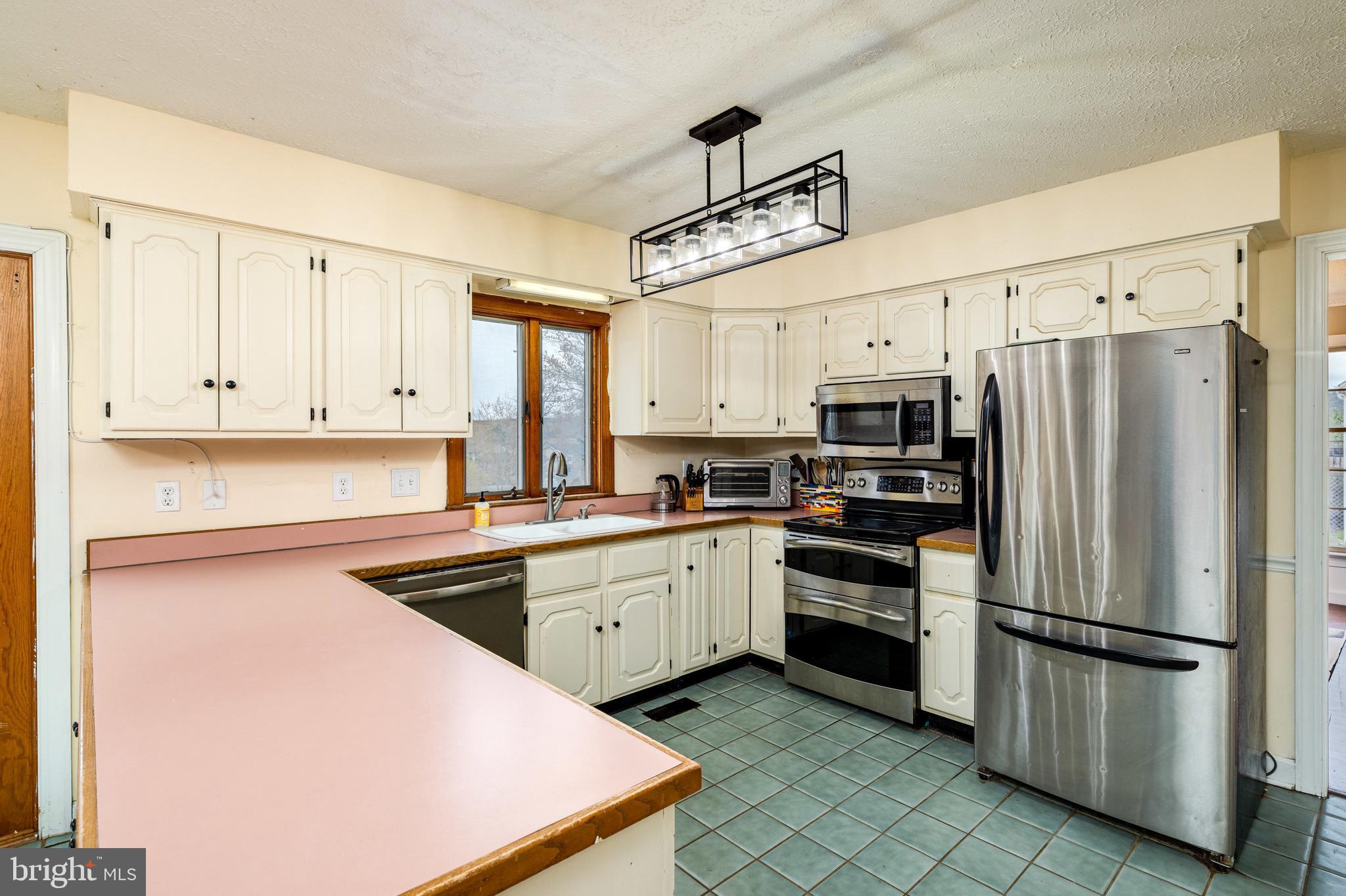 CEDAR KNOLL - Residential