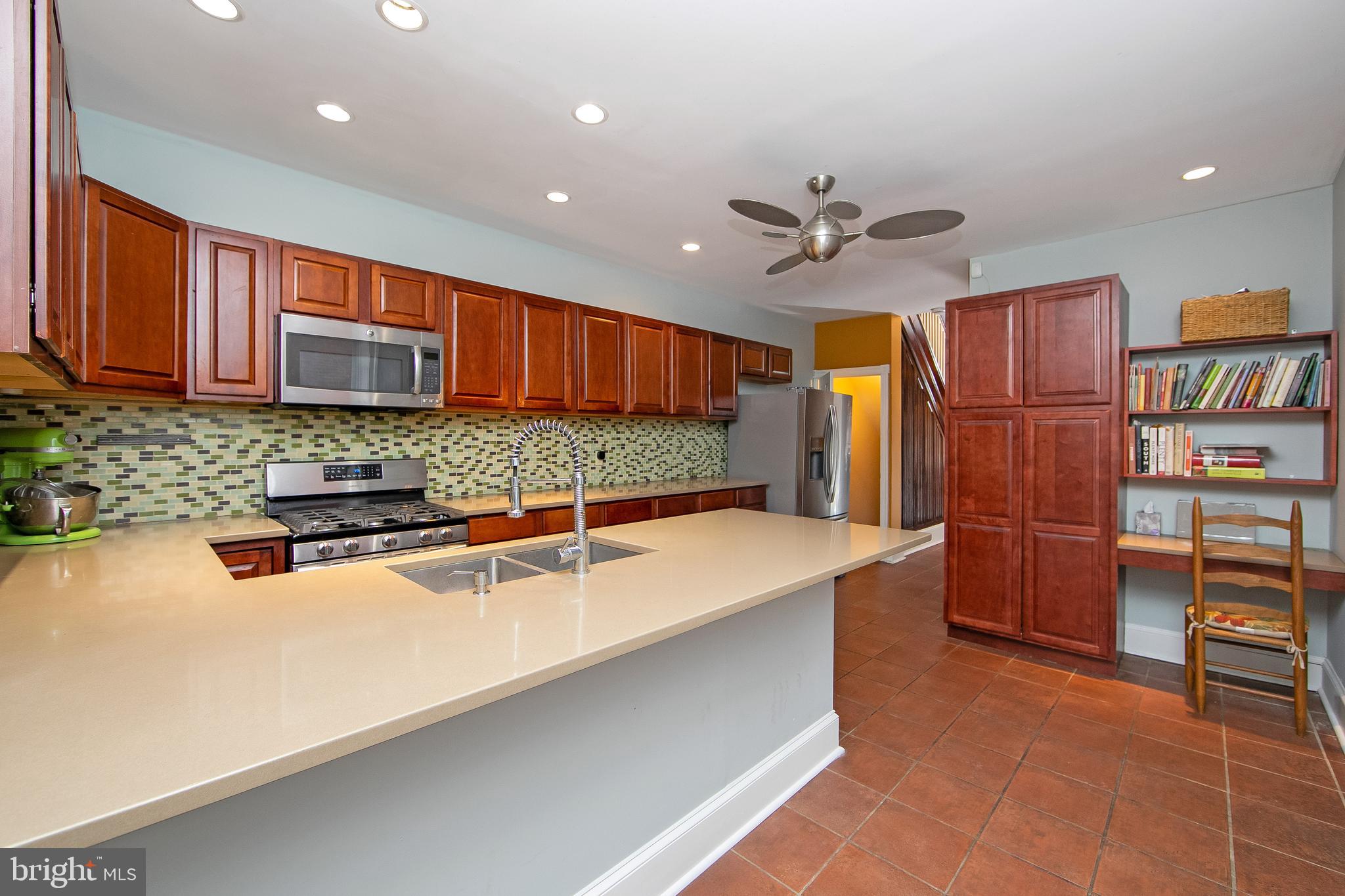 SPRUCE HILL - Residential