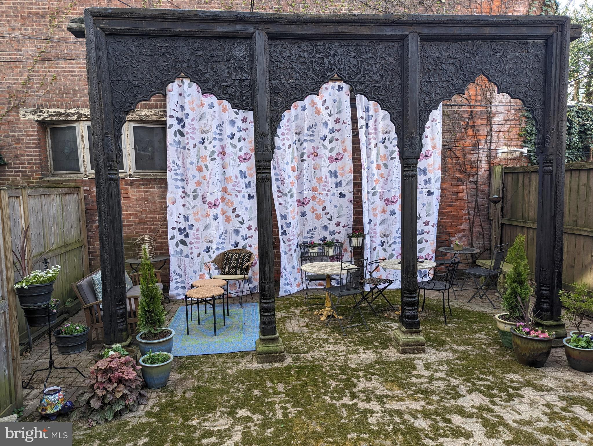 SPRUCE HILL - Residential