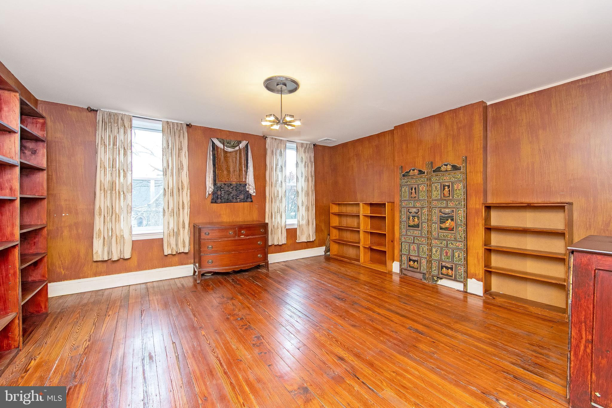 SPRUCE HILL - Residential