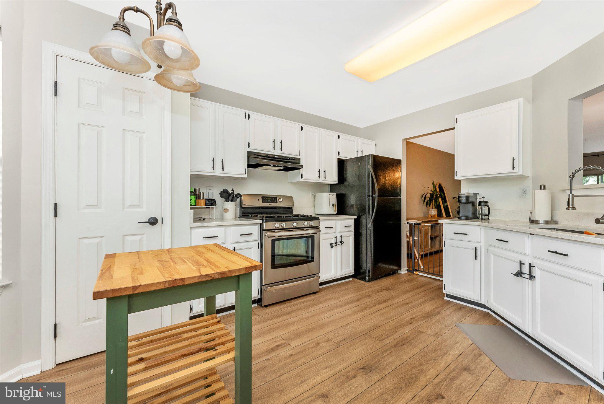 7115 OBERLIN CIRCLE