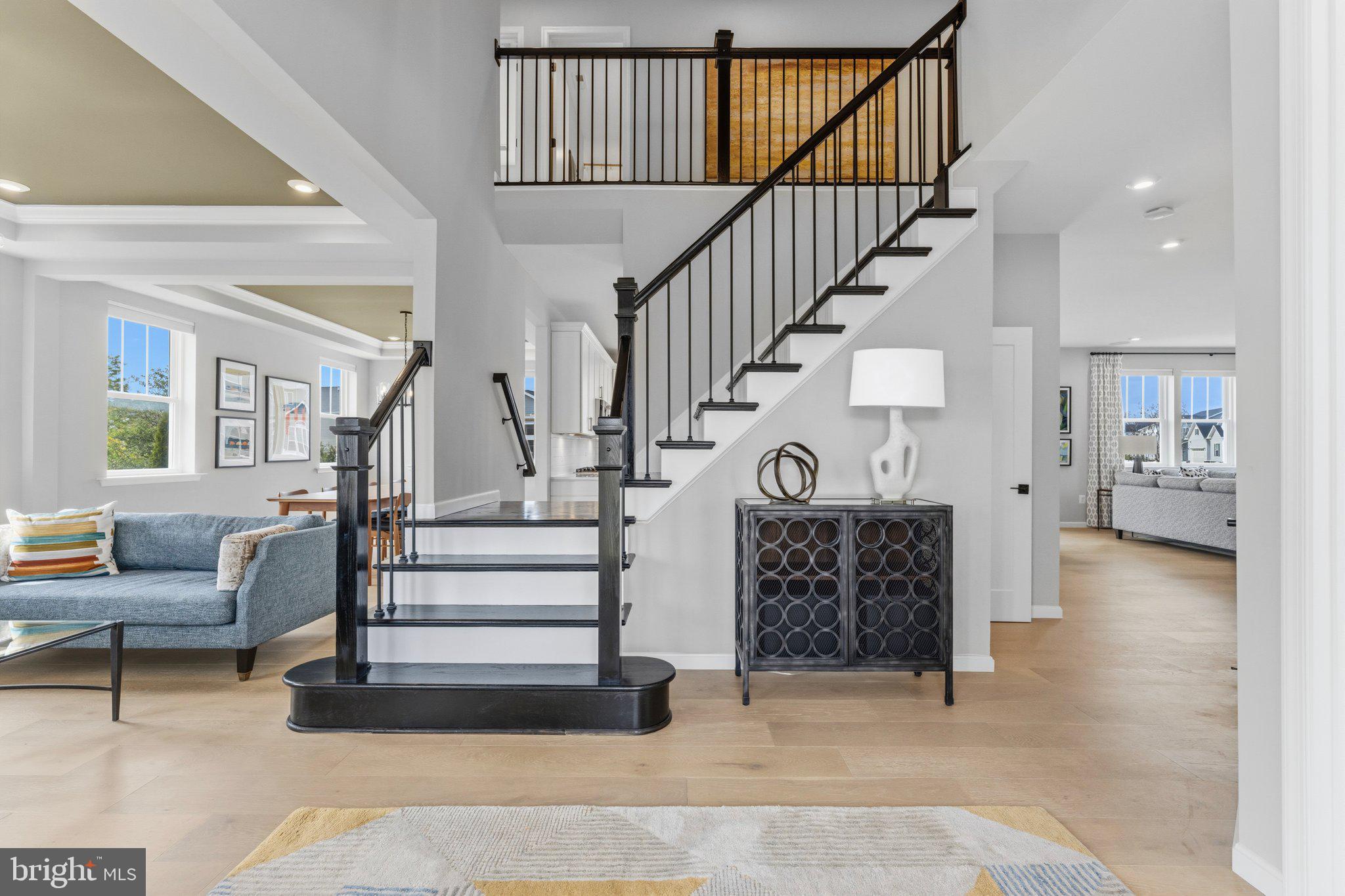 ABRAMS POINTE - Residential