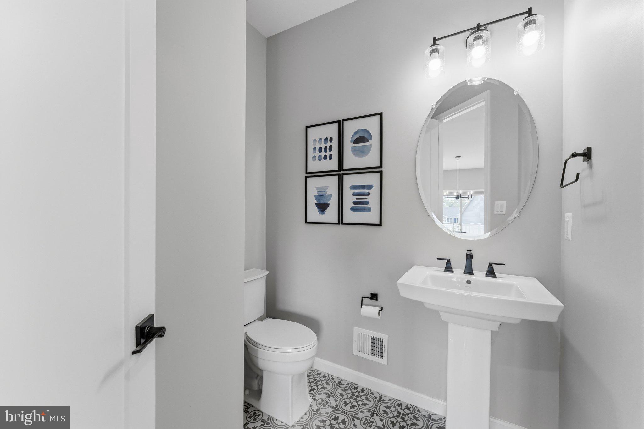 ABRAMS POINTE - Residential