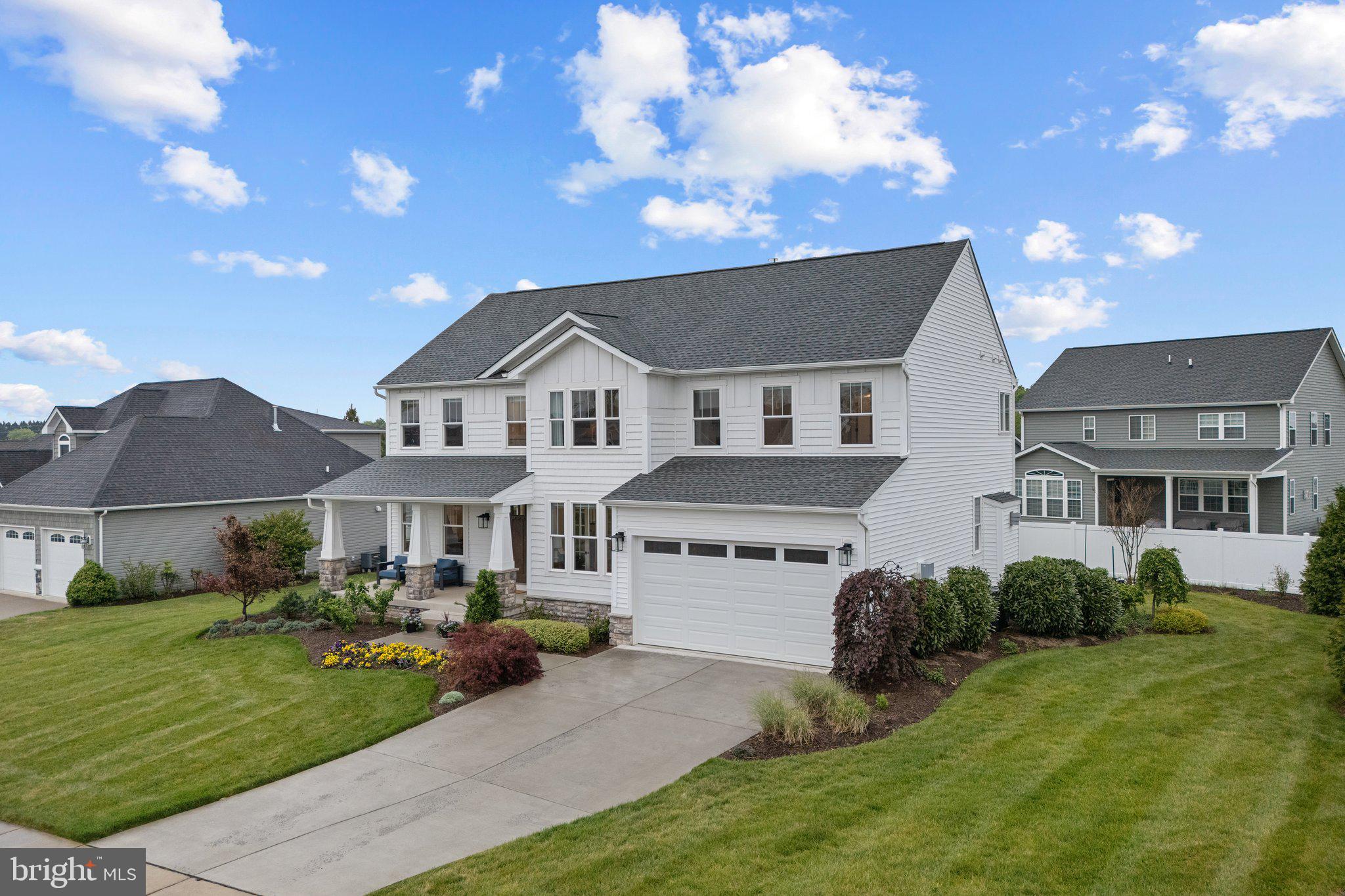 ABRAMS POINTE - Residential
