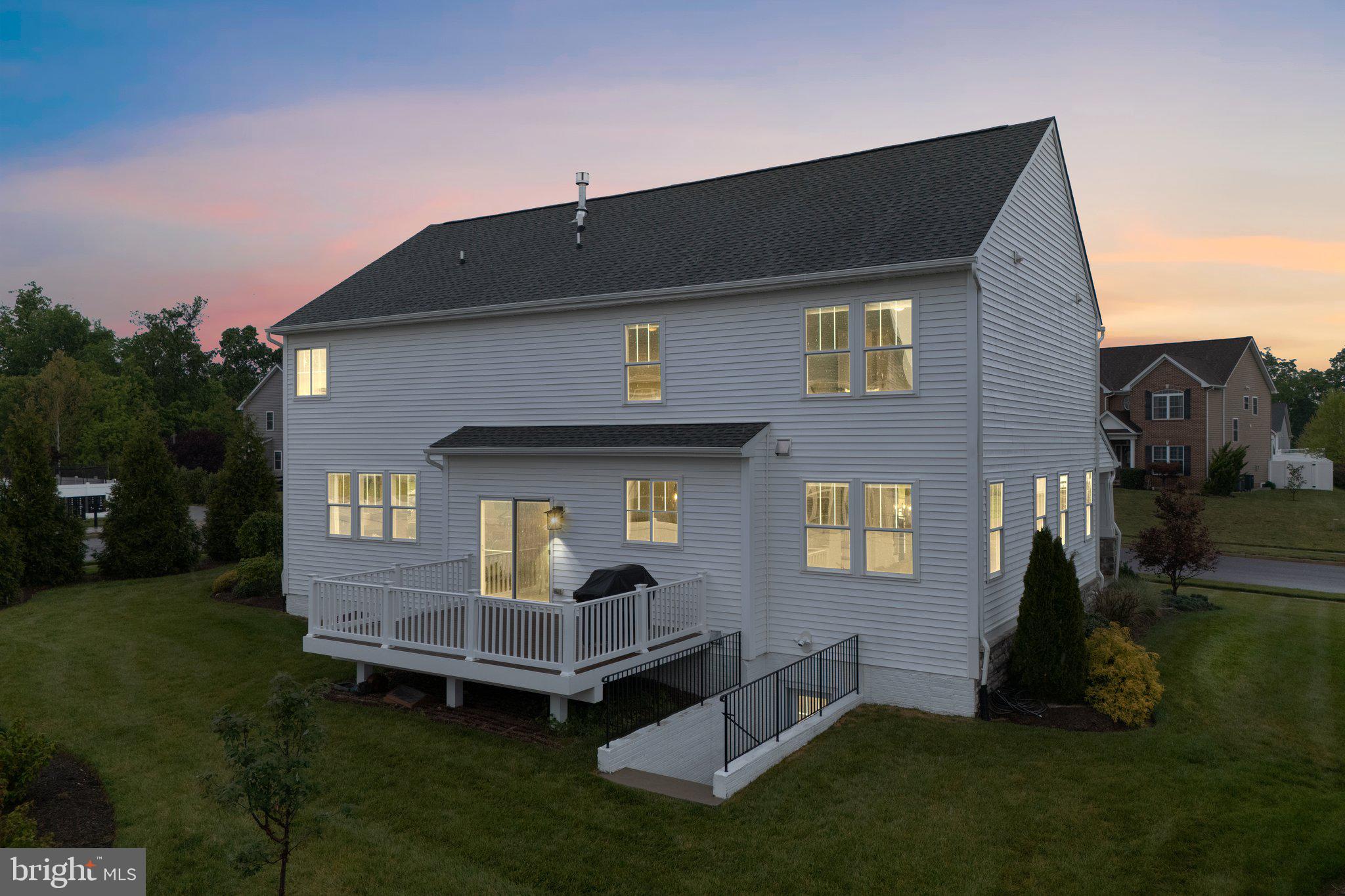 ABRAMS POINTE - Residential
