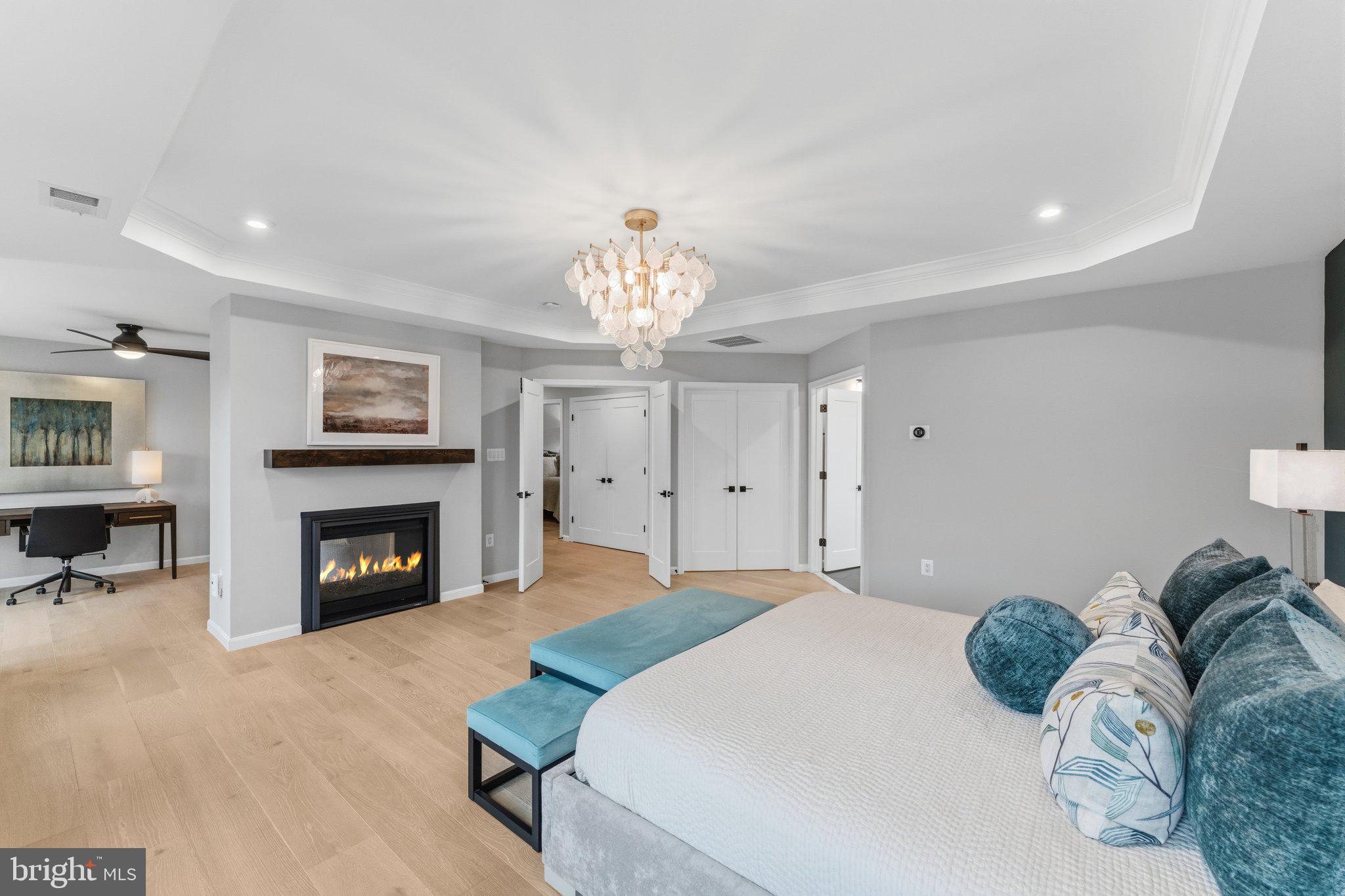 ABRAMS POINTE - Residential