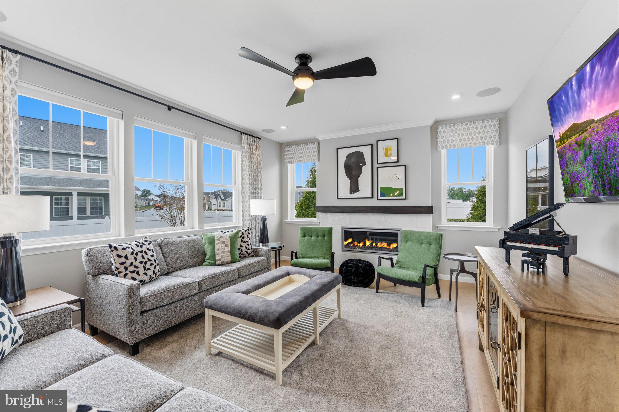 ABRAMS POINTE - Residential
