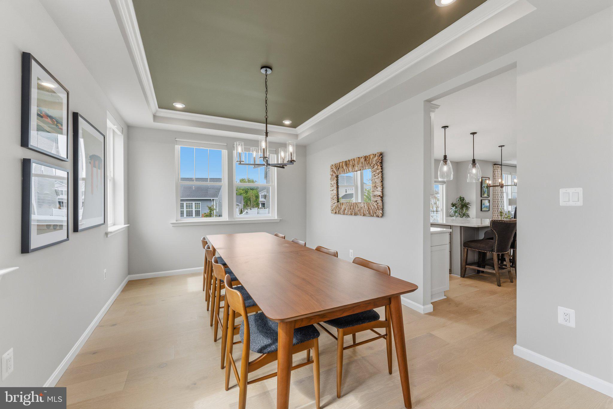 ABRAMS POINTE - Residential