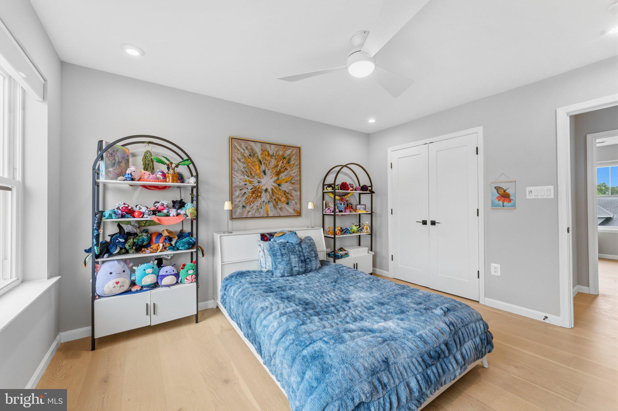 ABRAMS POINTE - Residential