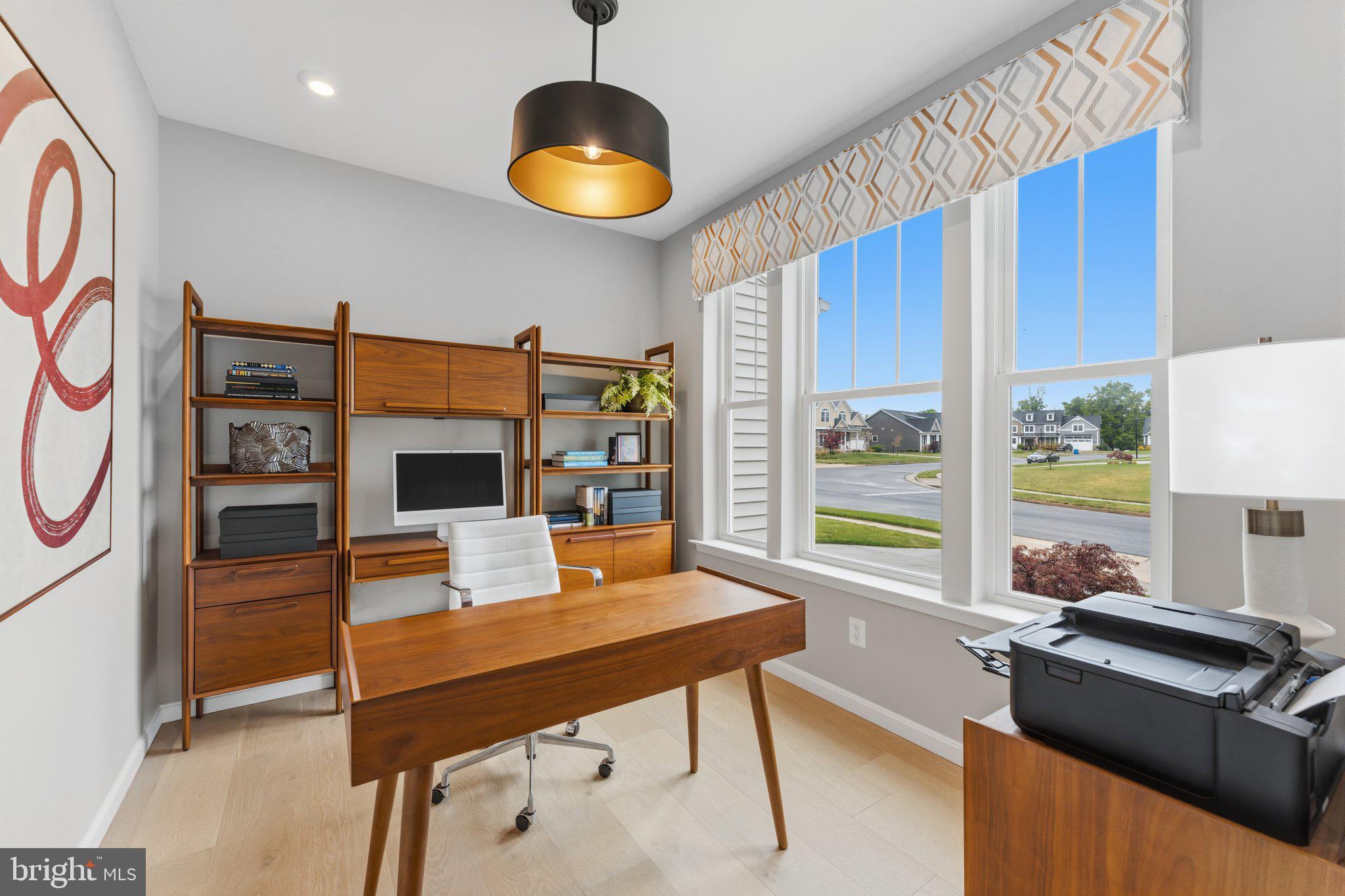 ABRAMS POINTE - Residential