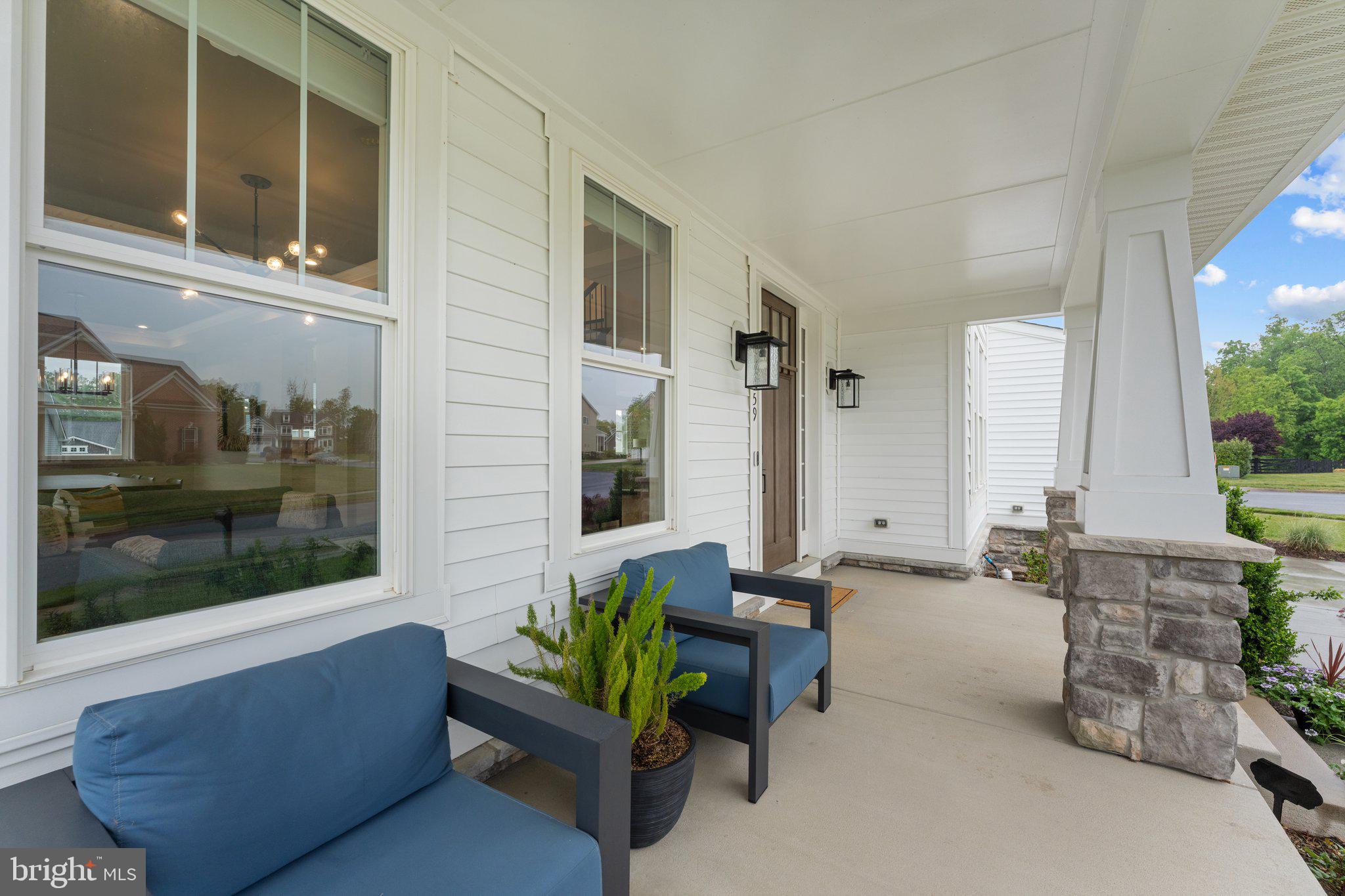ABRAMS POINTE - Residential