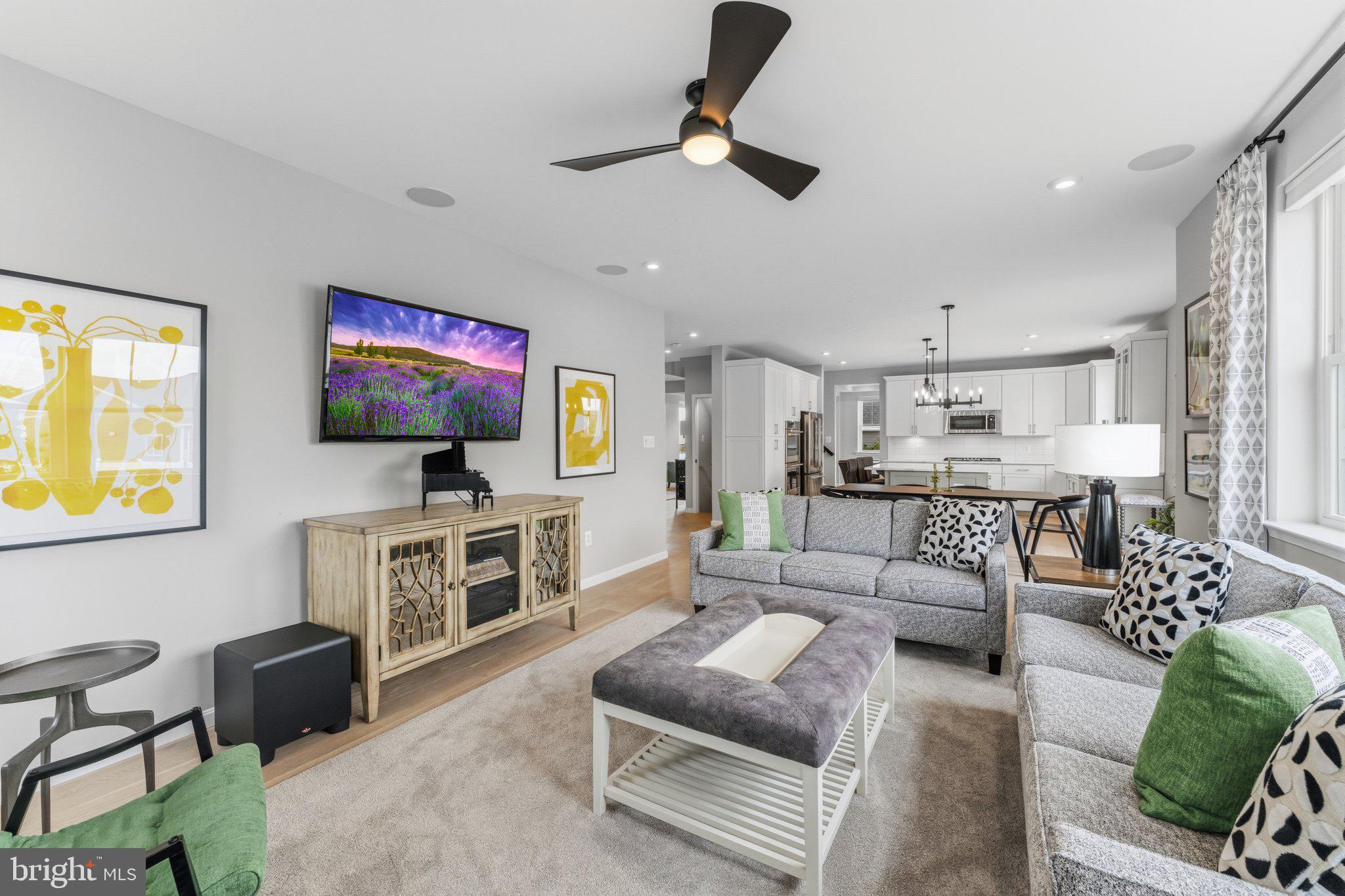 ABRAMS POINTE - Residential